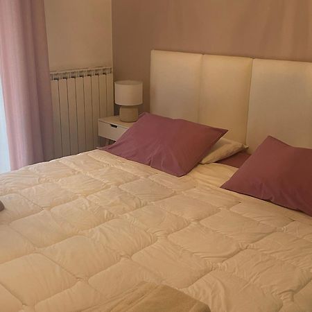 Bed & Breakfast Con Vista Giardino E Piscina Borgofranco d'Ivrea Exterior foto