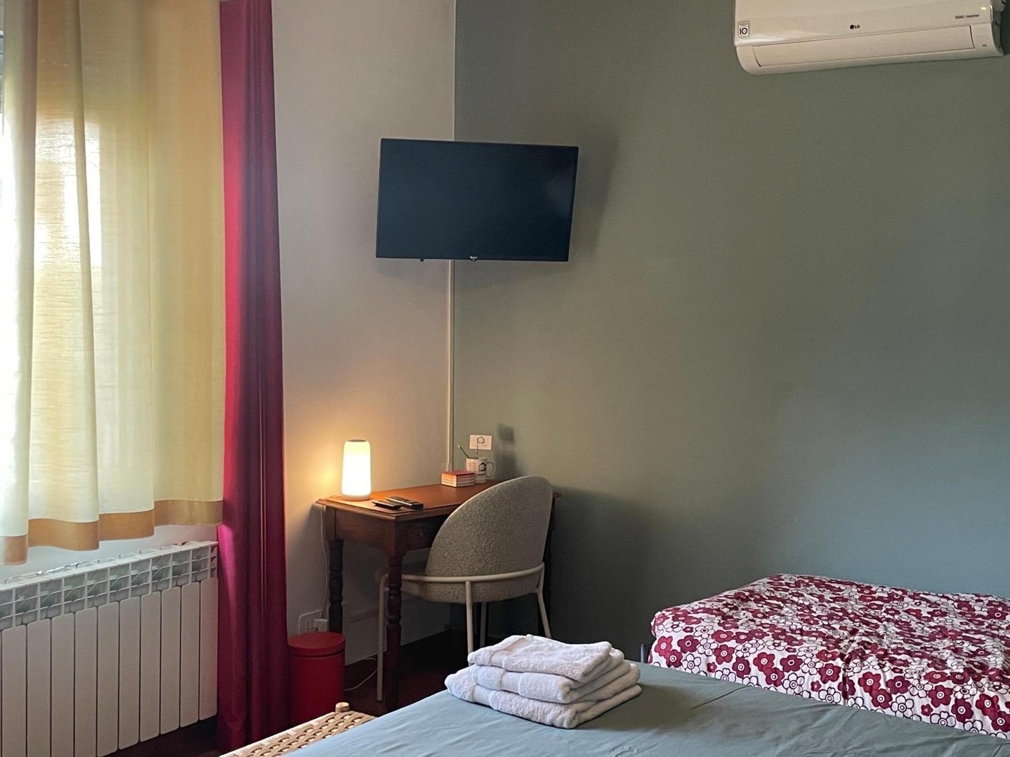 Bed & Breakfast Con Vista Giardino E Piscina Borgofranco d'Ivrea Exterior foto